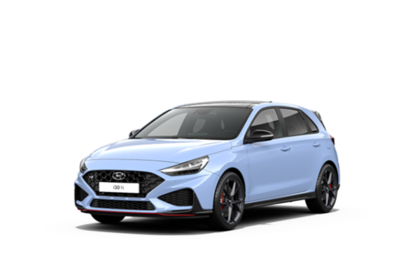Zu sehen ist ein Hyundai i30N Performance in Performance Blue mit 19-Zoll Leichtmetallfelgen.